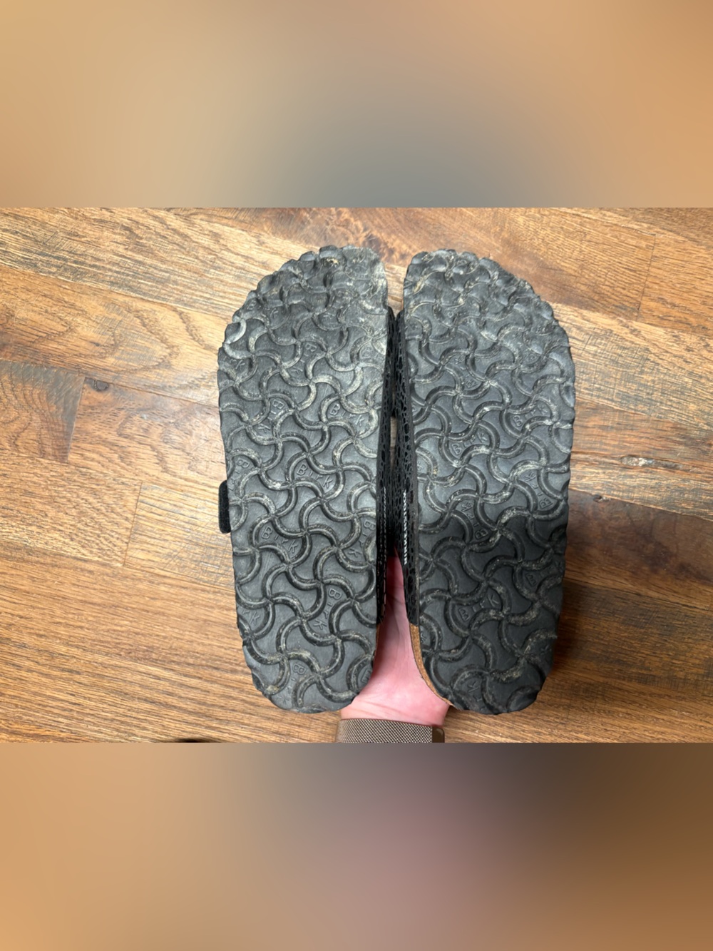 Birkenstock Black Metallic Bubble Pattern Two-Strap Women’s Sandal Sz 38 (8) - Picture 7 of 7
